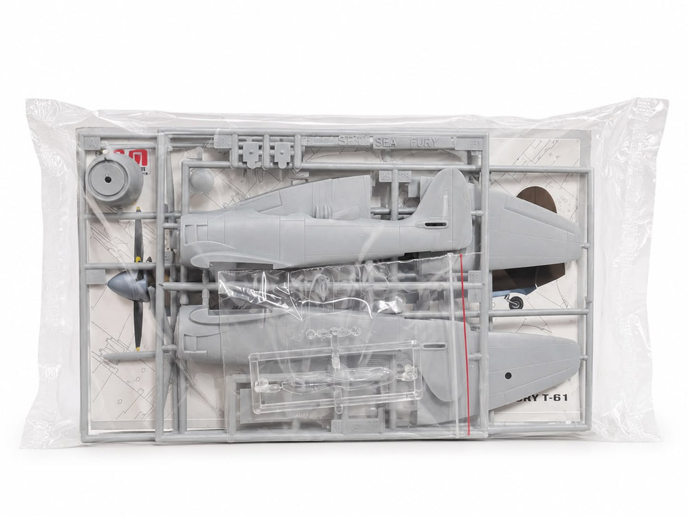 Hawker Sea Fury T-61 Pm Model Avcı-Eğitim Uçağı Demonte Plastik Maketi