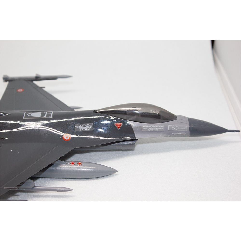 Maket Montajlı "F-16C Hür"