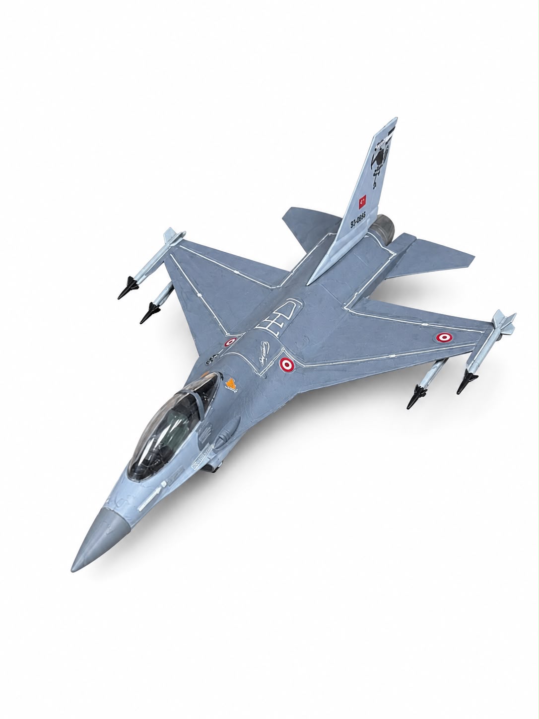 MONTAJLI + BOYALI F-16 MAKET UCAK